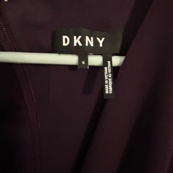 DKNY - Picture 3 of 3